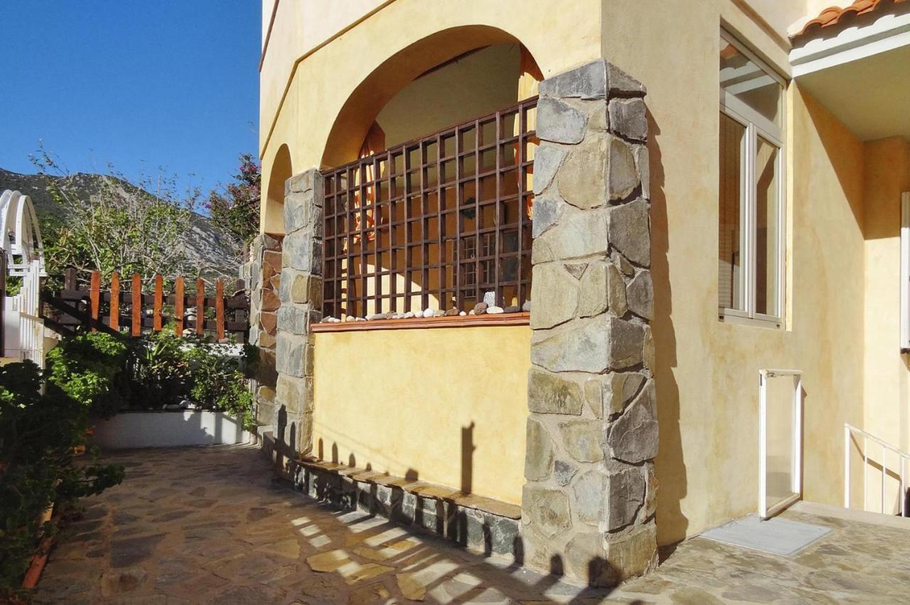 Semi-Detached House, Cala Gonone Villa Luaran gambar